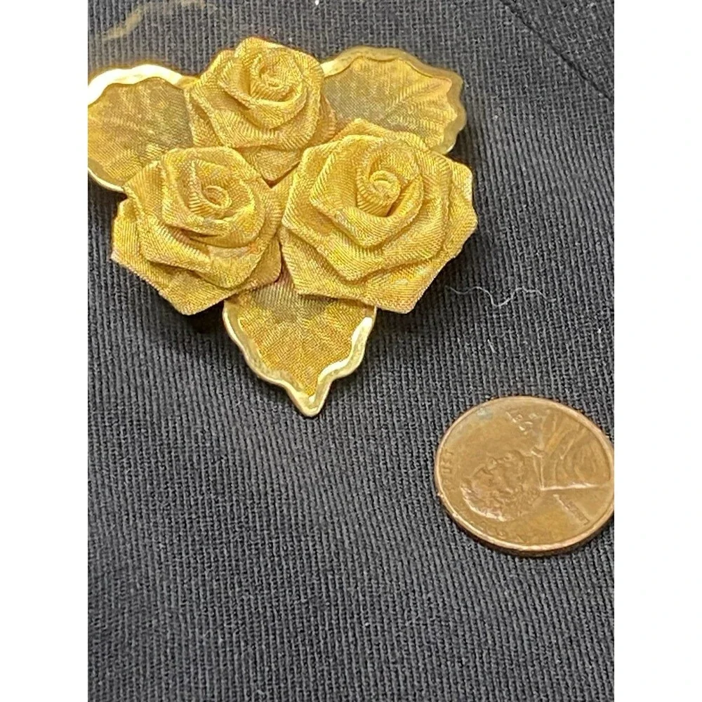 Vintage Gold Tone Mesh Triple Rose Flower Brooch Pin Statement 2.25in Flawed
